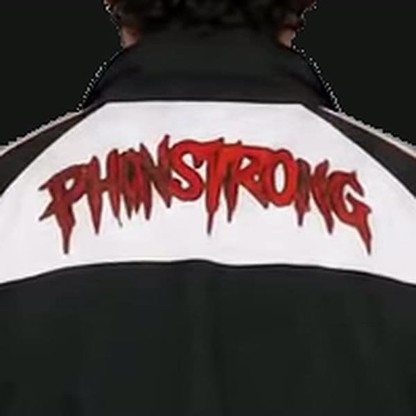 Broderie PHINSTRONG rouge au dos de la veste